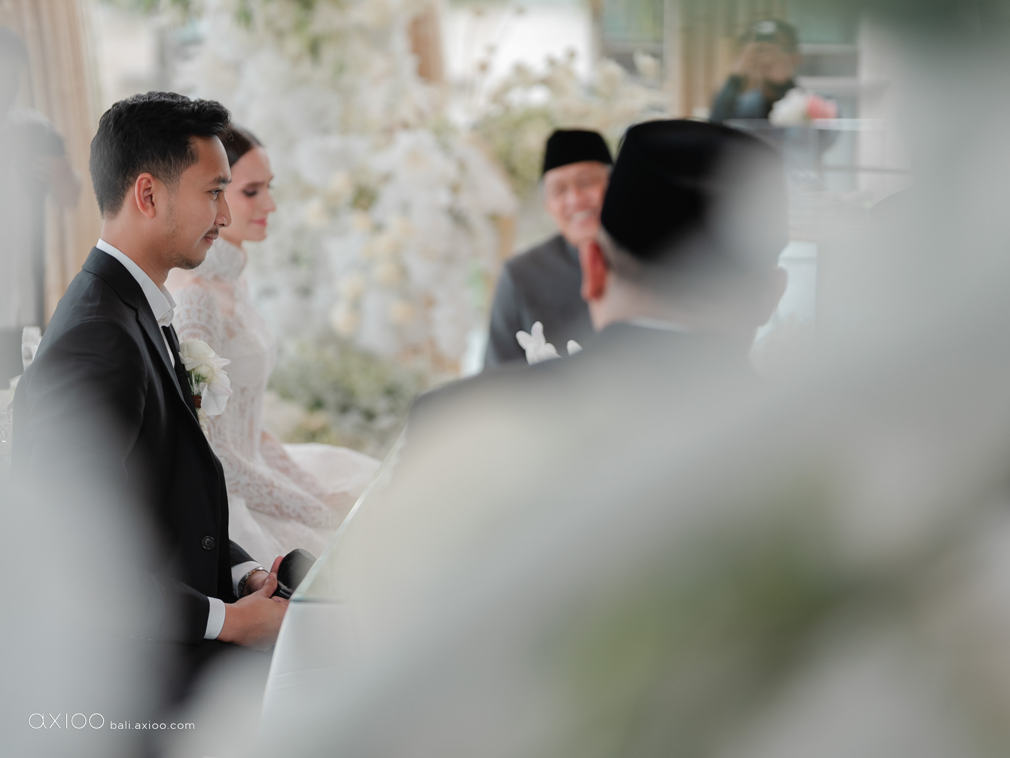 Axioo: Beyond The Spotlight